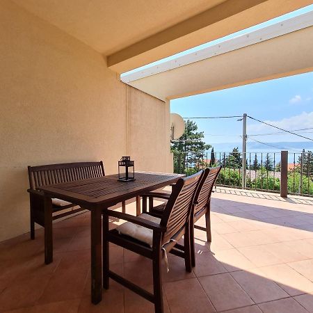 Ferienwohnung Belle Oasis Novi Vinodolski Exterior foto