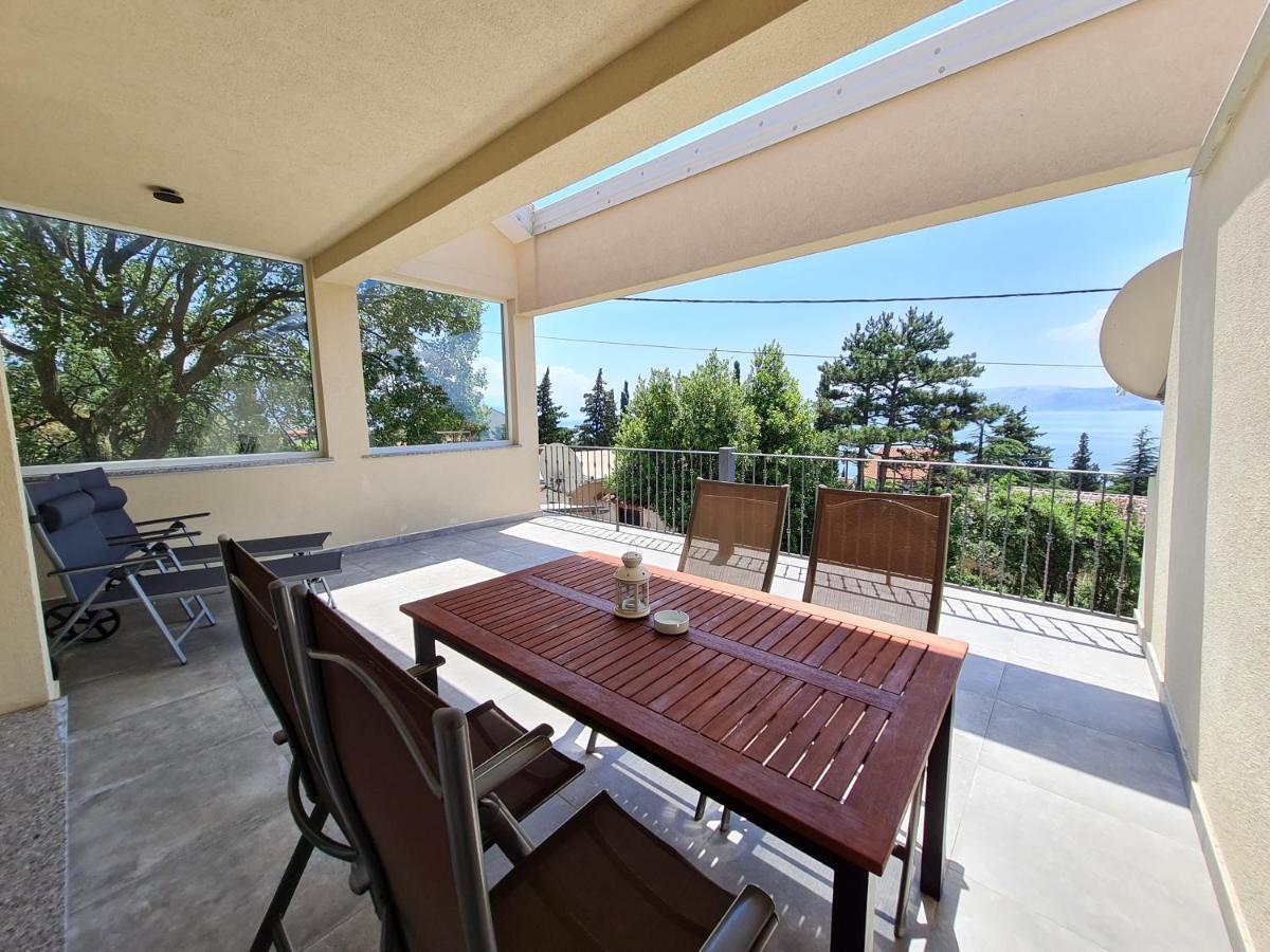 Ferienwohnung Belle Oasis Novi Vinodolski Exterior foto