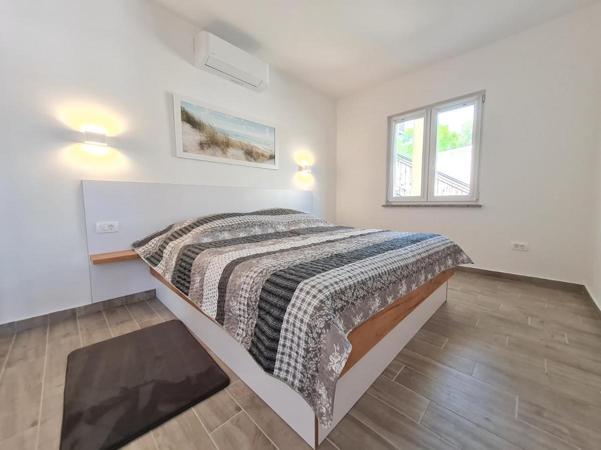 Ferienwohnung Belle Oasis Novi Vinodolski Exterior foto