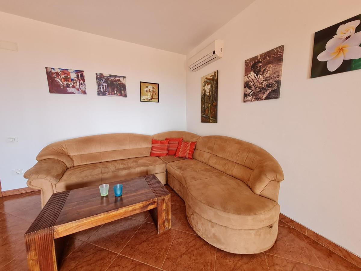Ferienwohnung Belle Oasis Novi Vinodolski Exterior foto