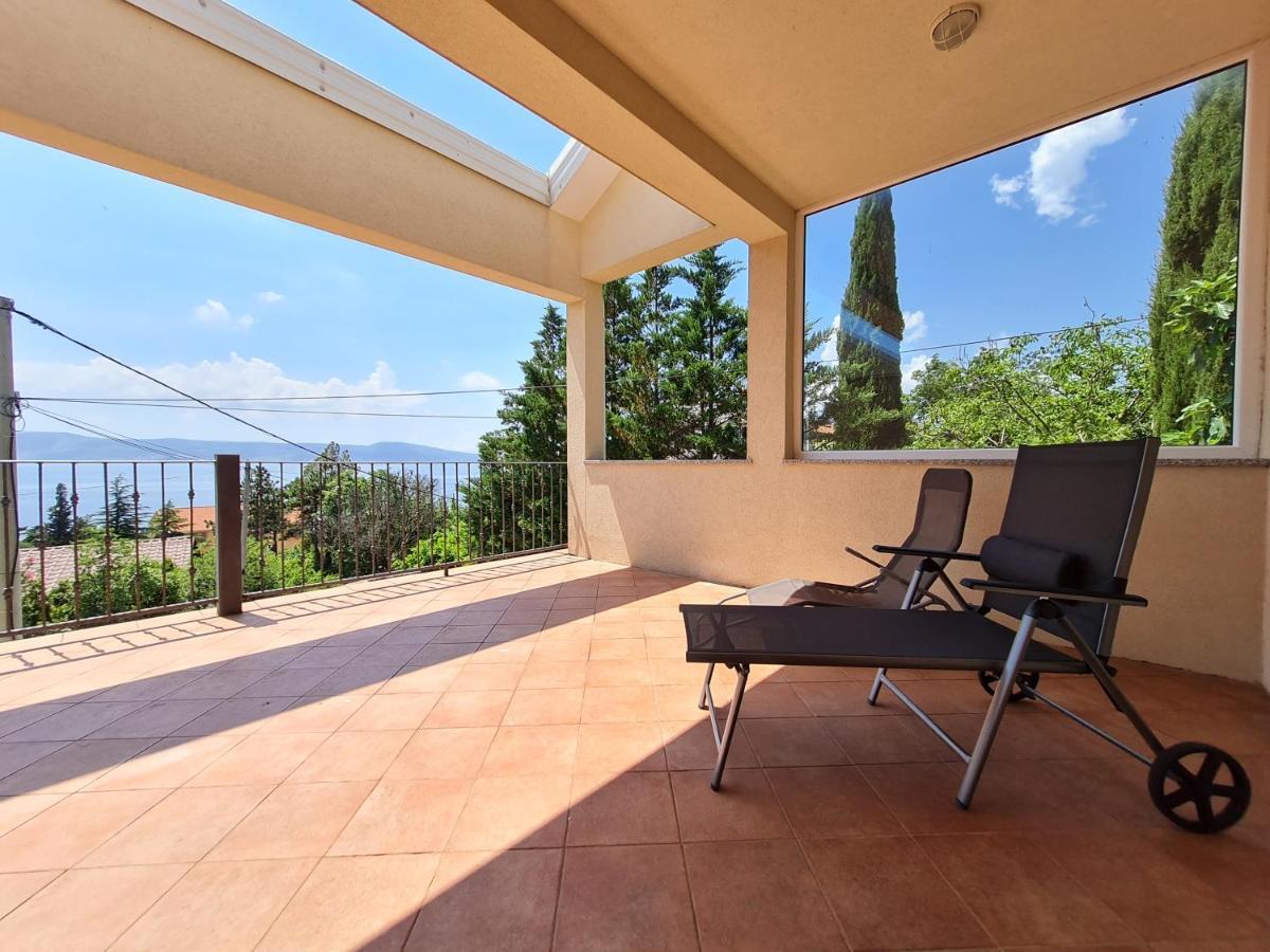 Ferienwohnung Belle Oasis Novi Vinodolski Exterior foto