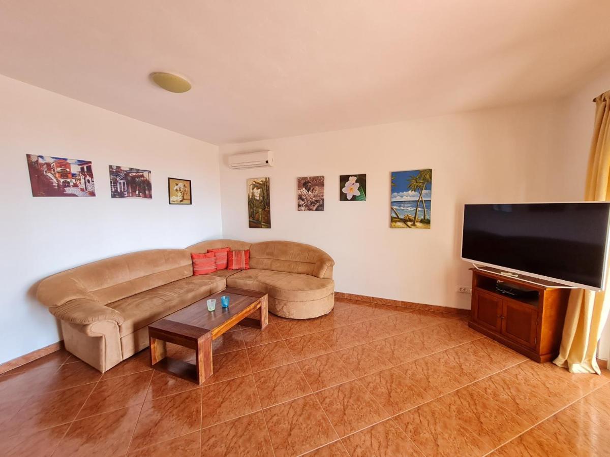 Ferienwohnung Belle Oasis Novi Vinodolski Exterior foto