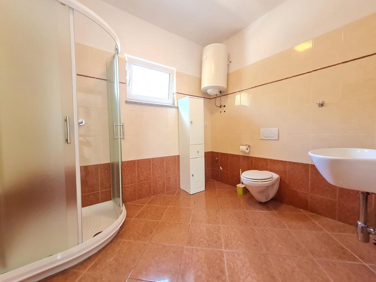 Ferienwohnung Belle Oasis Novi Vinodolski Exterior foto
